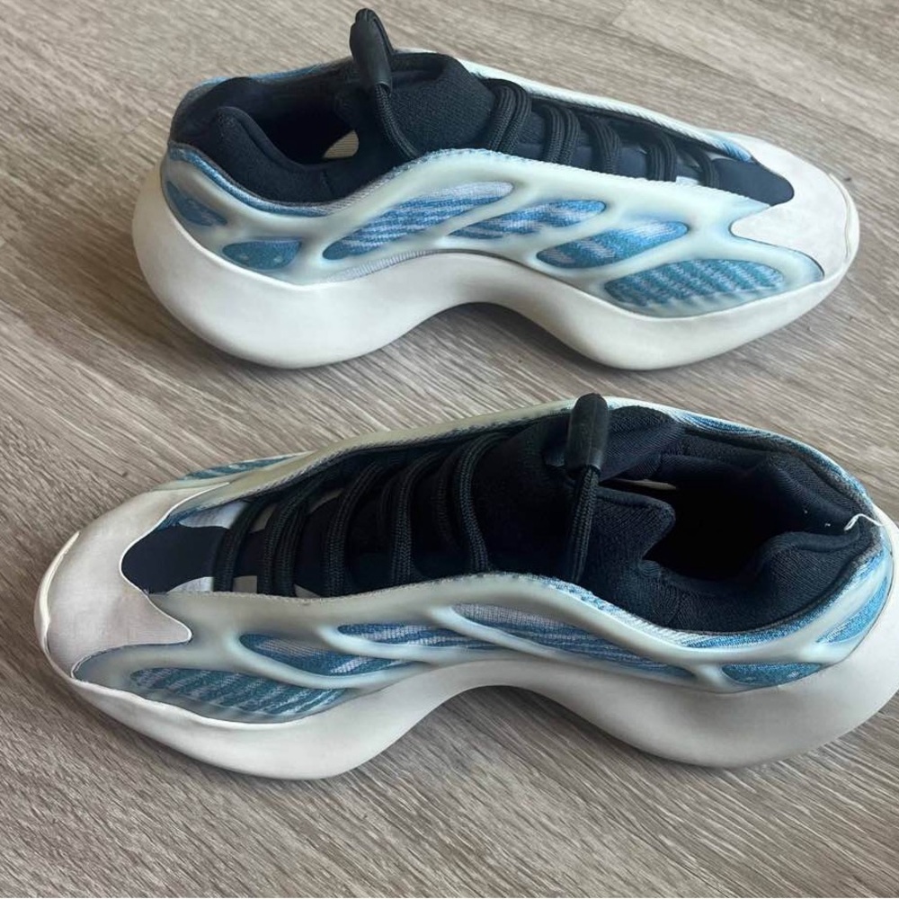 Yeezy 700 V3 Kyanite